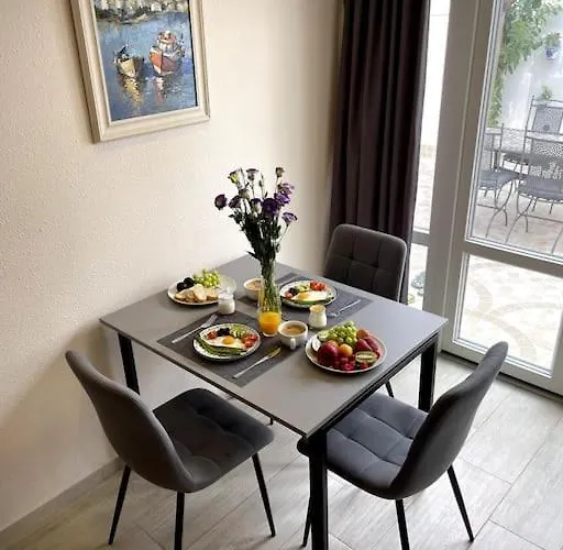 Lux Jardin, 2, Torrevieja * Alicante